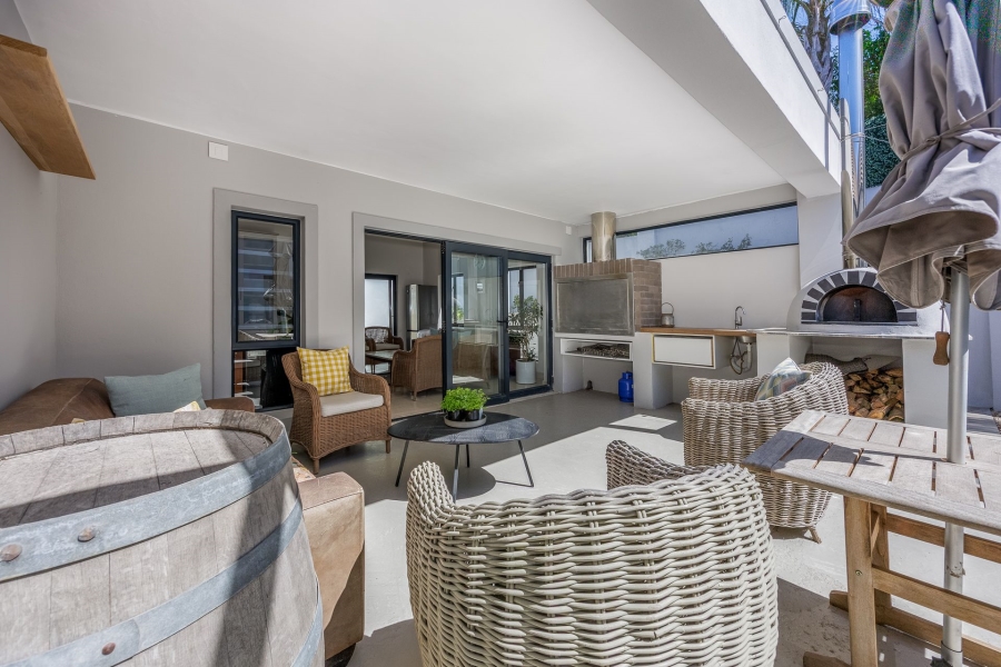 4 Bedroom Property for Sale in Kanonberg Western Cape
